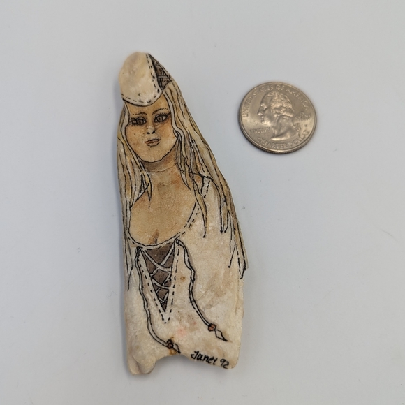 Hand painted Lady Figure Artist made On Oyster shell Brooch Vintage - Picture 8 of 12